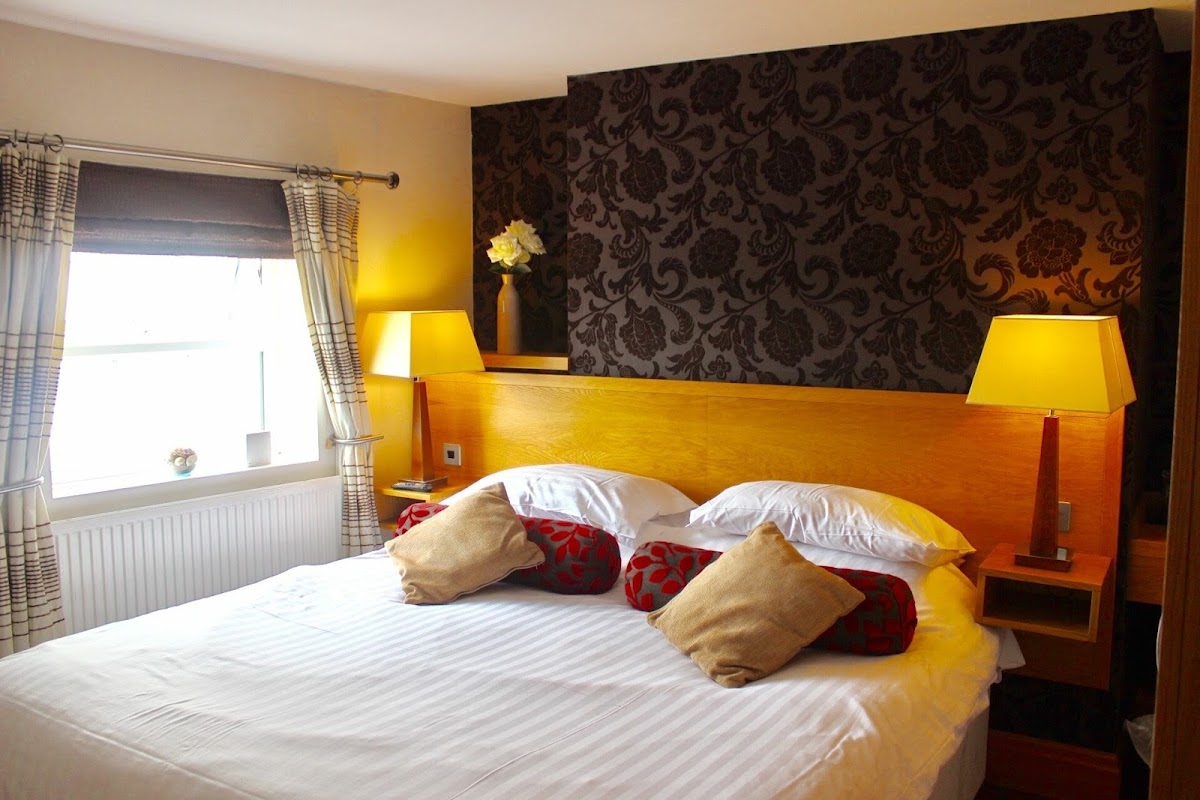 The Groves Inn Hotel 2