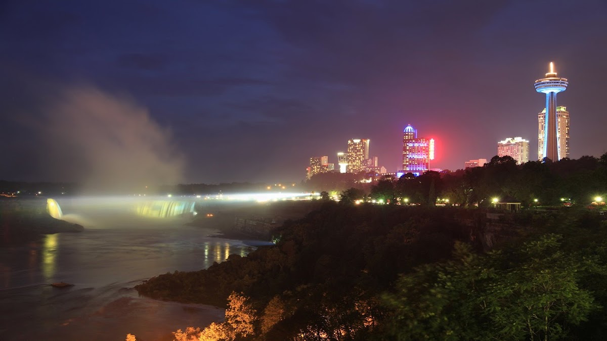 Holiday Inn Niagara Falls - by the Falls by IHG