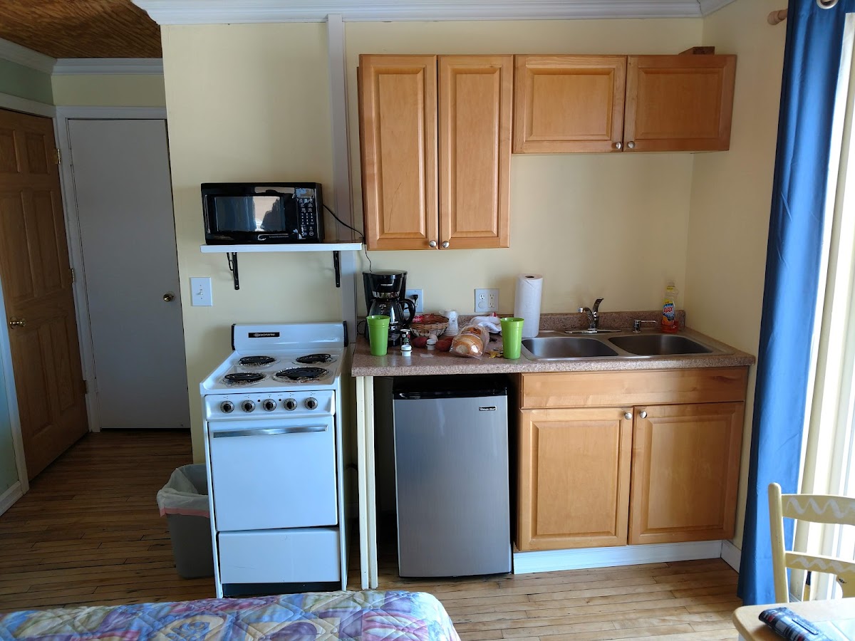 Bluewater Inn & Suites Hotel 3