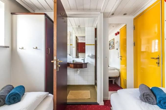 Botel Sailing Home Hotel 2