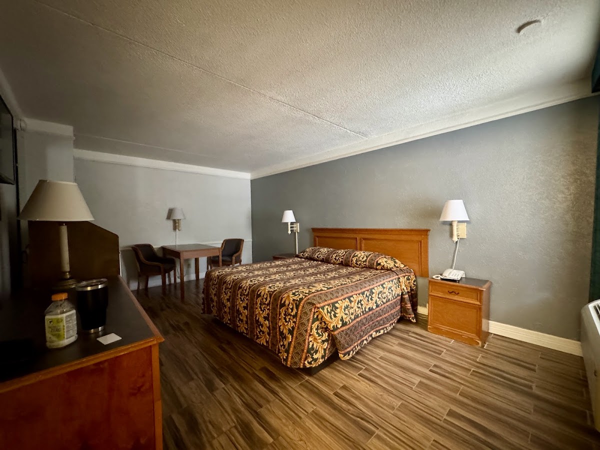 Americas Inn Hotel 2