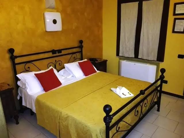 Motel Est Hotel 3