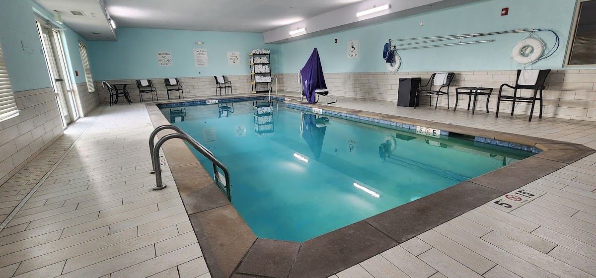 Holiday Inn Express & Suites Shawnee-Kansas City West by IHG Hotel 3