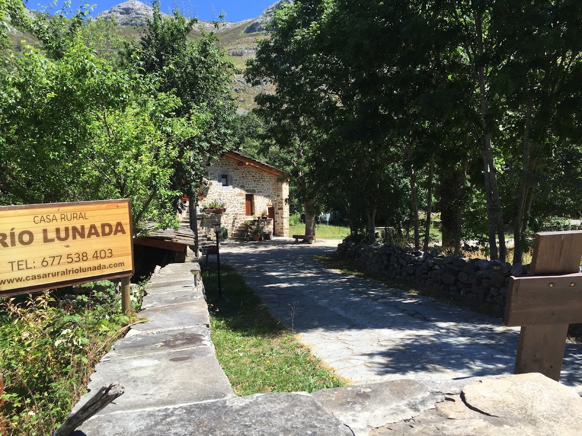 Casa Rural Río Lunada I y II. Hotel 3
