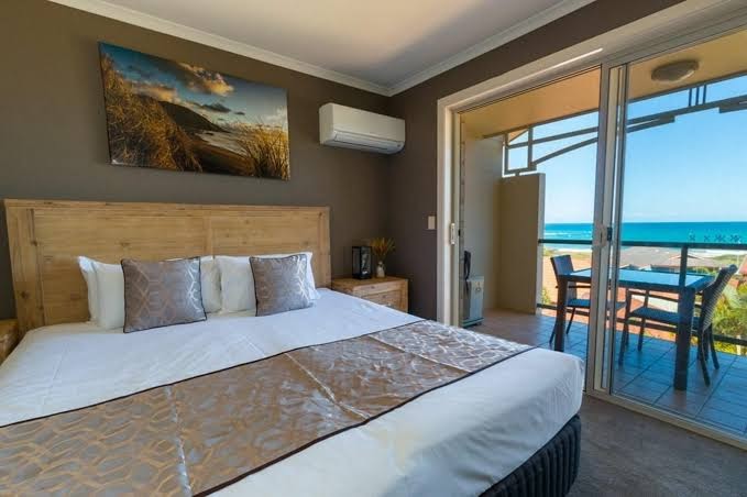Aqualuna Beach Resort Hotel 2