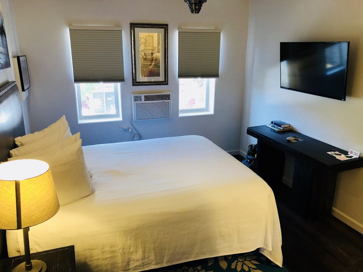 The Iron Horse Inn Hotel 2