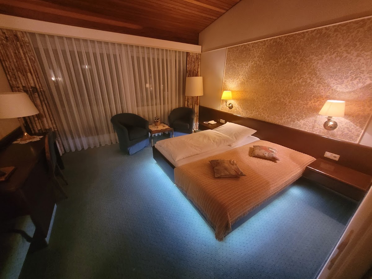 Burghotel Fam. Schiehle 73312 Geislingen Schalkstetter Straße 1 Hotel 2