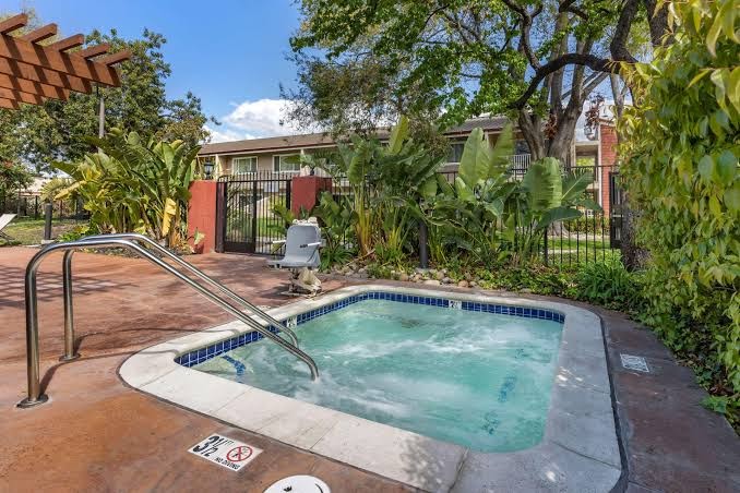 Best Western Plus Garden Court Inn Hotel 3