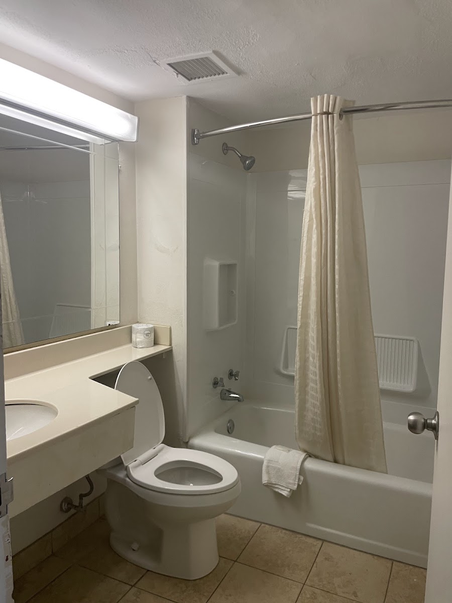 THE INN- PITTSBURGH Hotel 3
