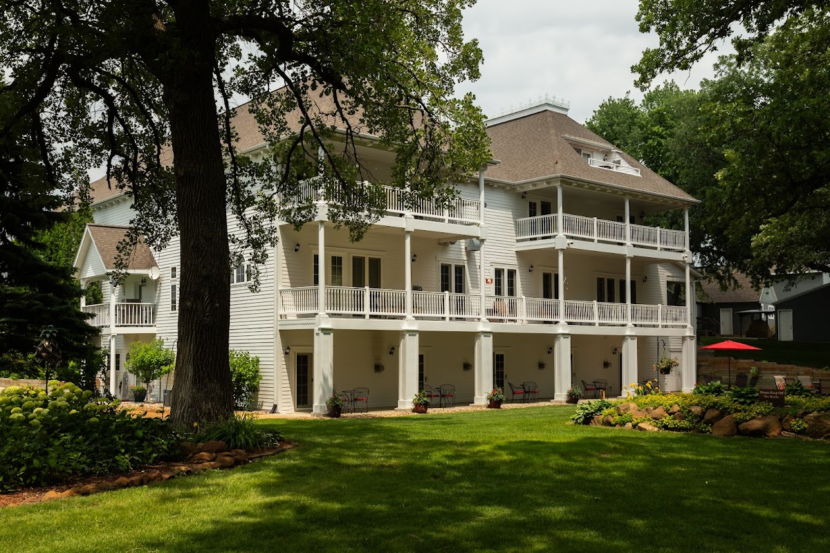 The Oakwood Inn Okoboji