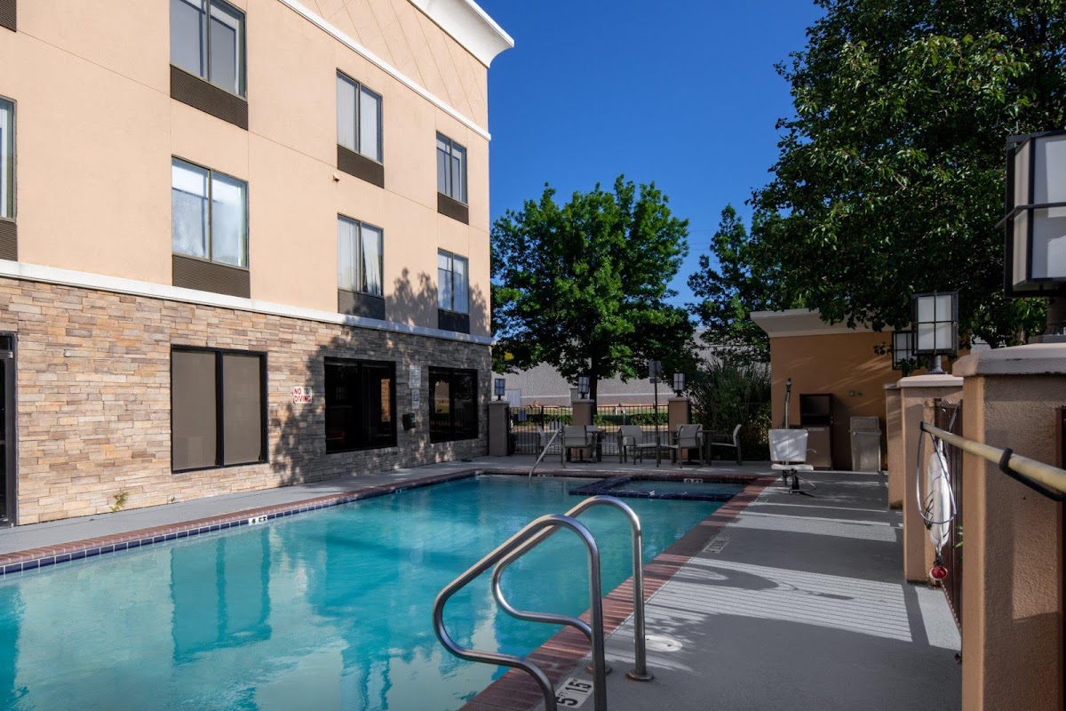 Holiday Inn Express & Suites Arlington (I-20-Parks Mall) by IHG