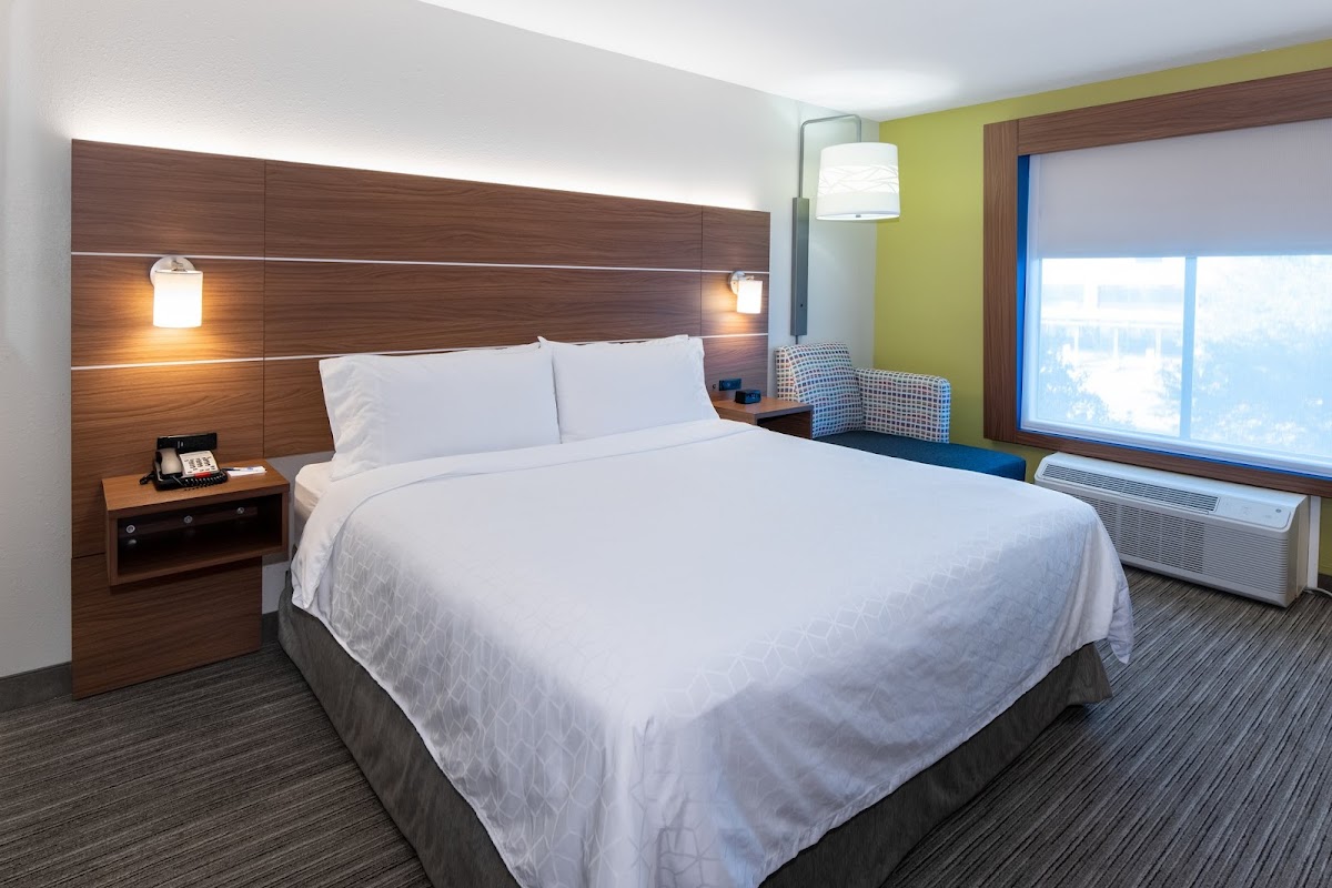 Holiday Inn Express & Suites Arlington (I-20-Parks Mall) by IHG Hotel 2
