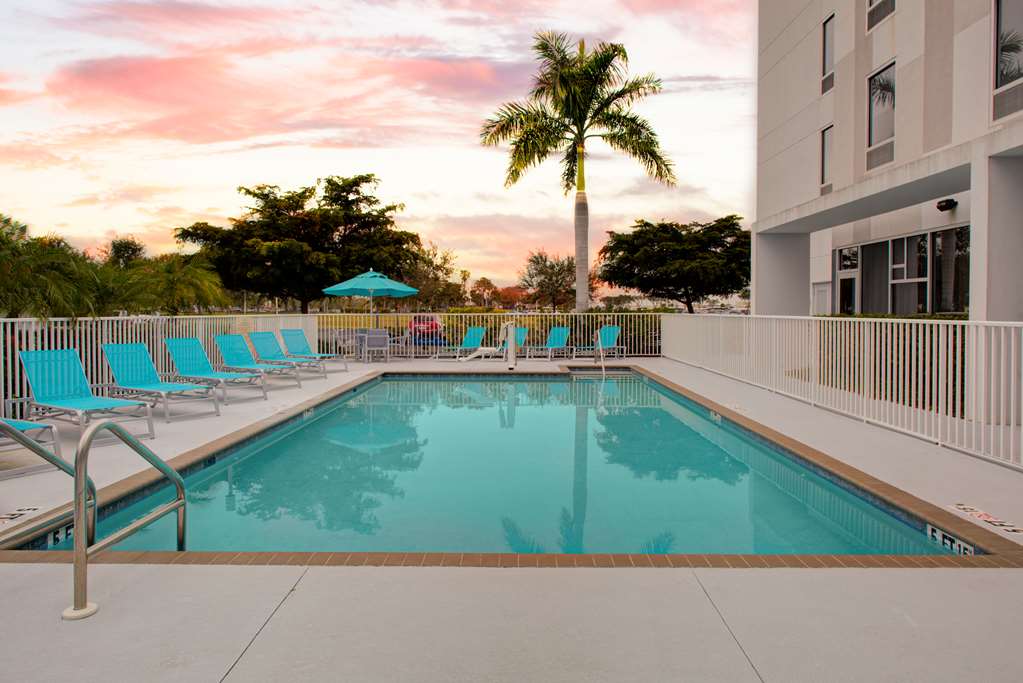 Hampton Inn & Suites Sarasota/Bradenton-Airport Hotel 3