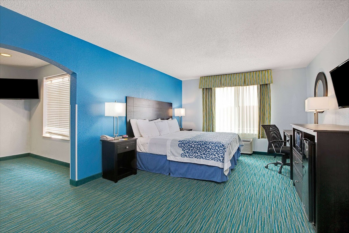 Days Inn by Wyndham Dallas Garland West Hotel 2