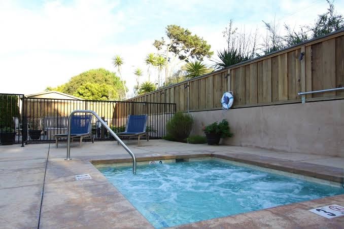 Monterey Peninsula Inn Hotel 3