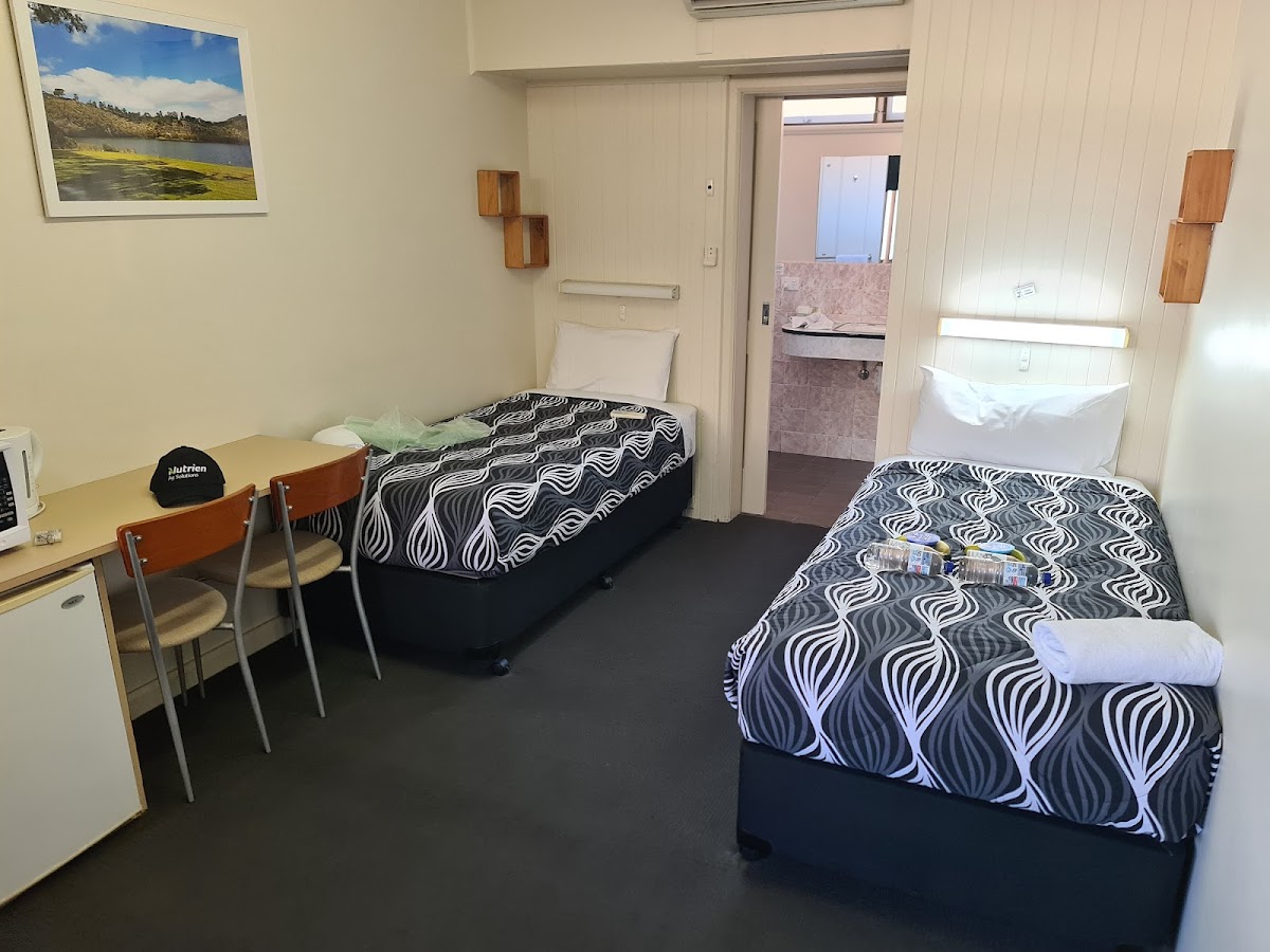 Grand Central Motel Hotel 2