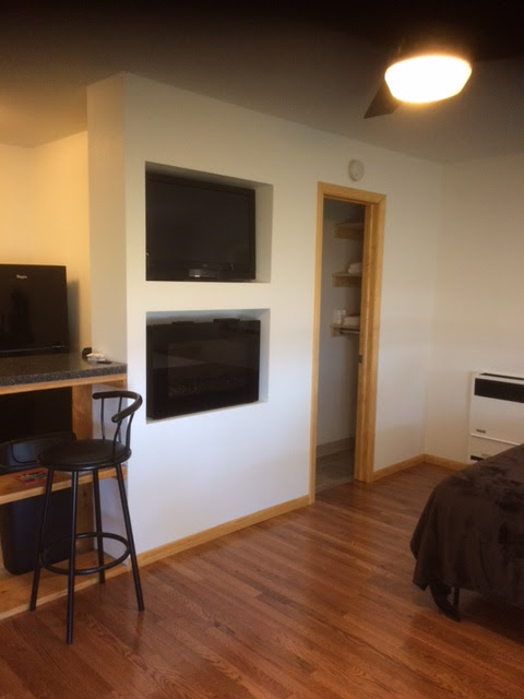 Lakes Inn Hotel 3