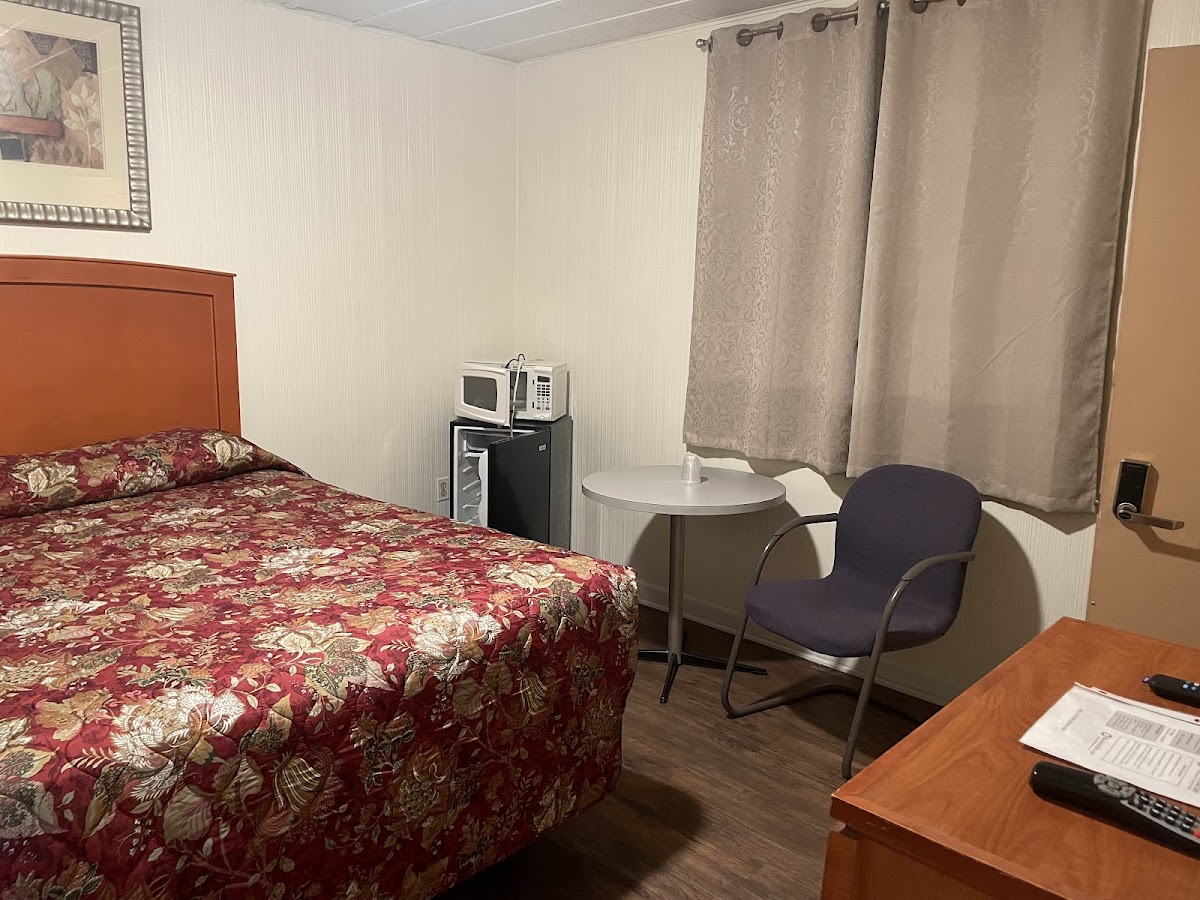 Baker's Motel Hotel 2