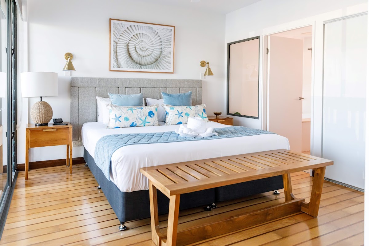The Boathouse Apartments Hotel 2