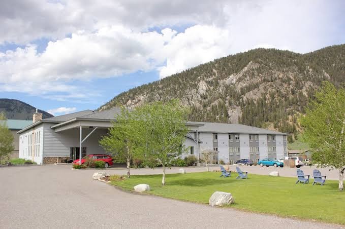 Whitewater Inn