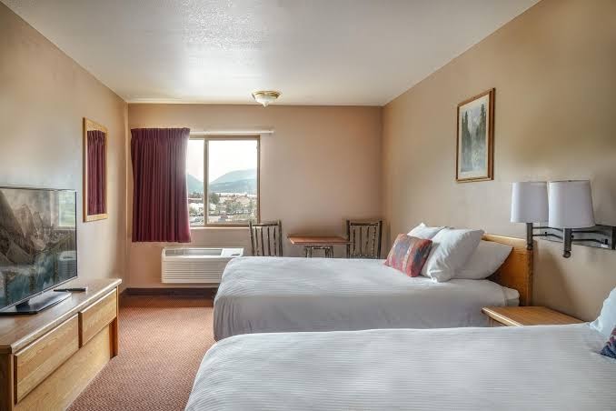 Whitewater Inn Hotel 2