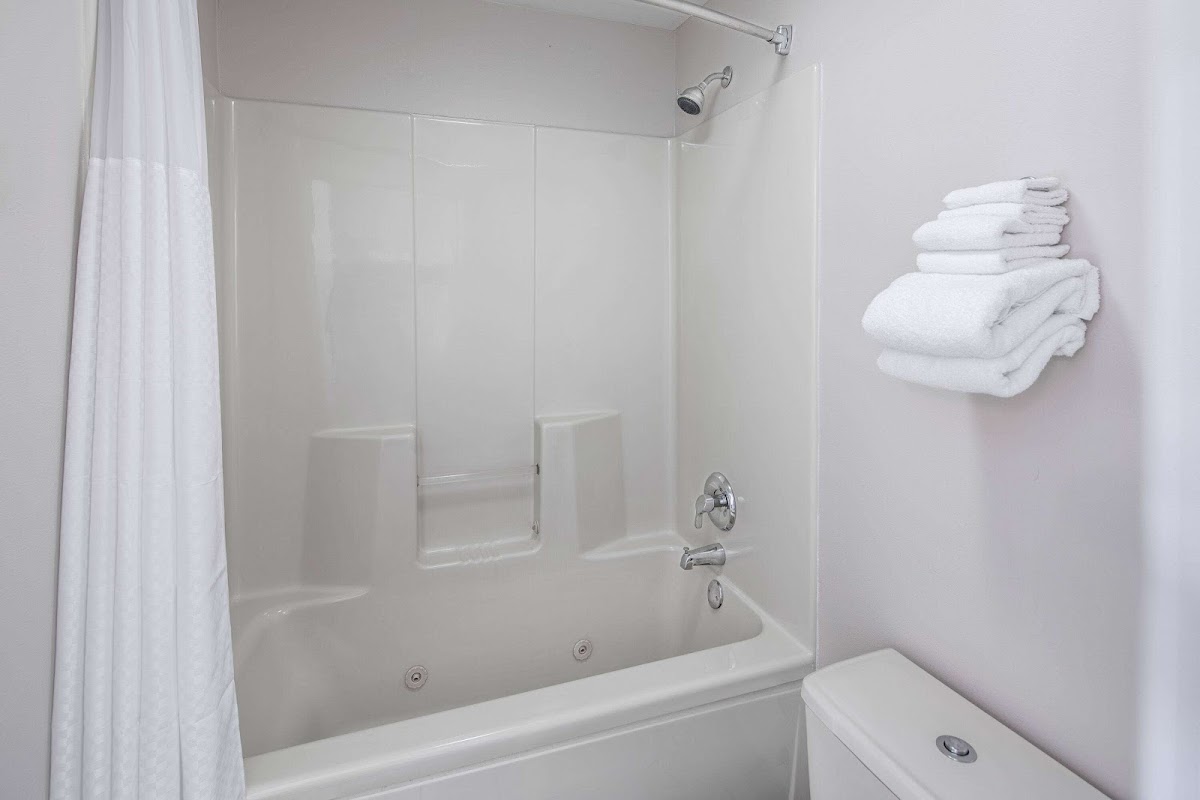 Baymont by Wyndham Cleveland Hotel 3