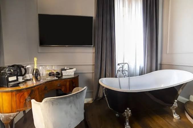 Relais San Lorenzo in Lucina Hotel 2