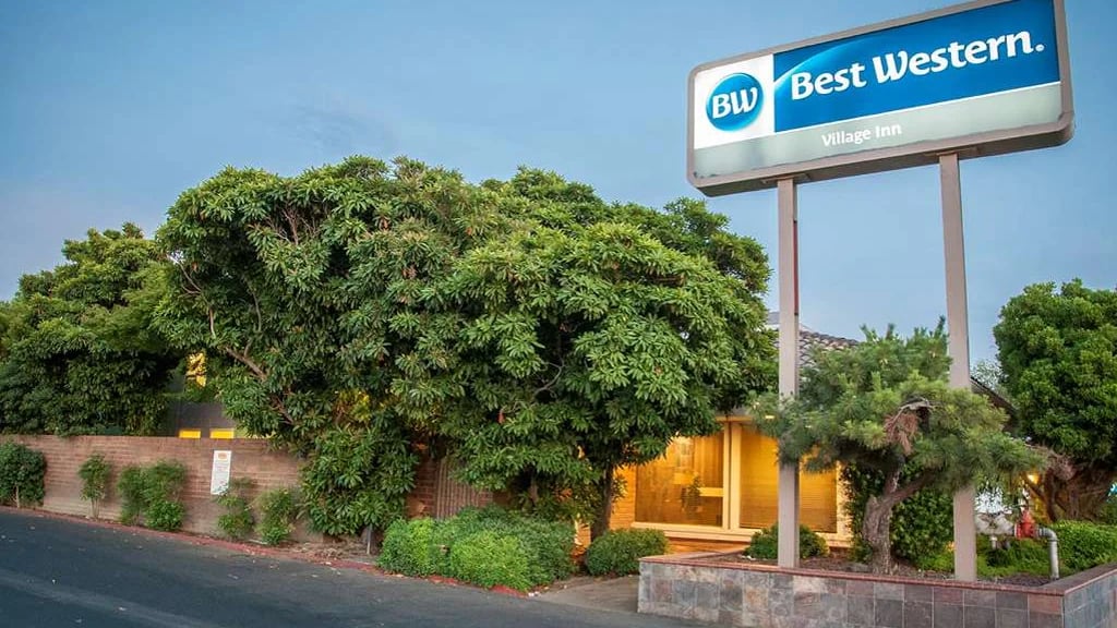 Best Western Village Inn Hotel 1