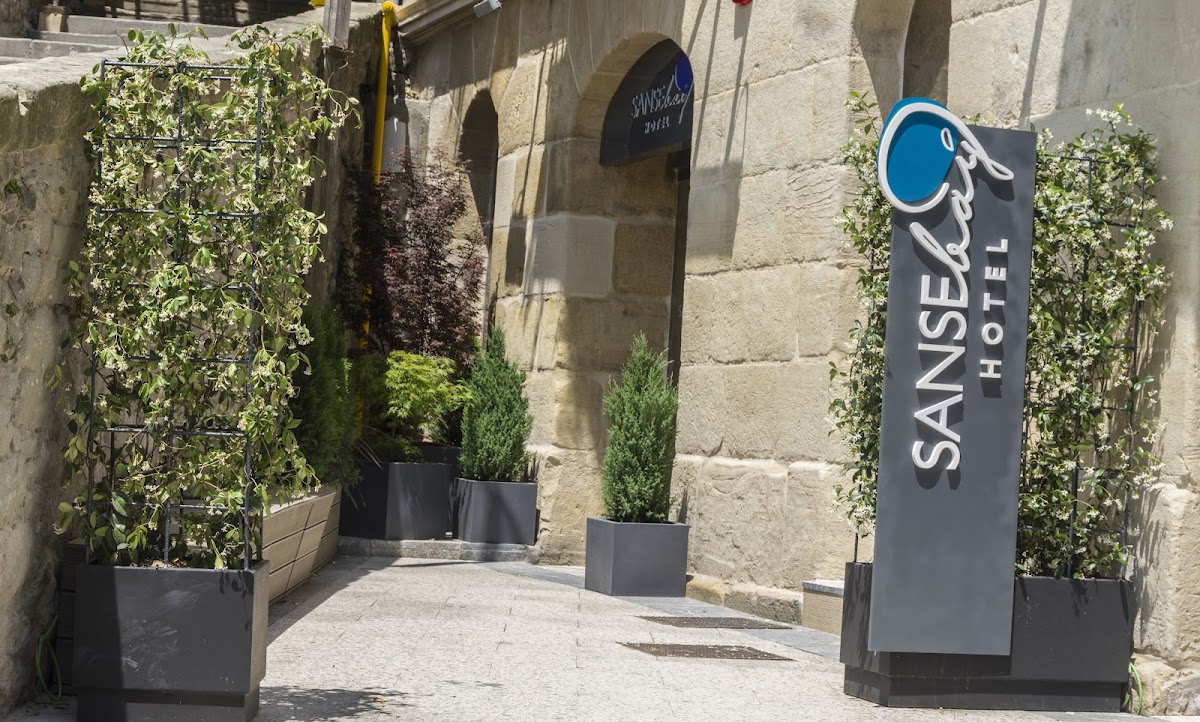 SANSEbay Boutique Hotela