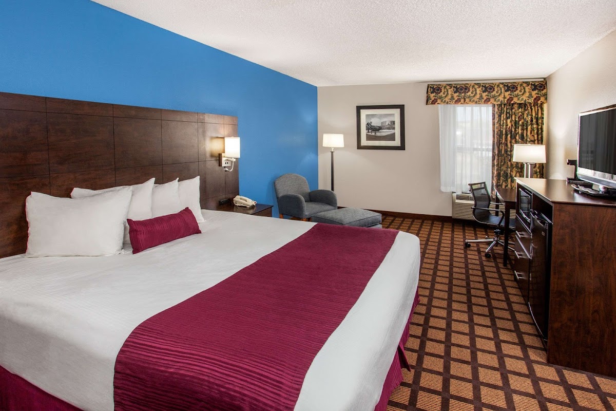 Baymont by Wyndham Morton Hotel 2