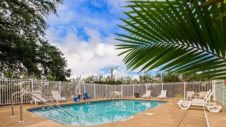 Key West Inn - Fairhope Hotel 3