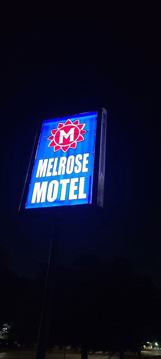 Melrose Inn & Suites Hotel 2