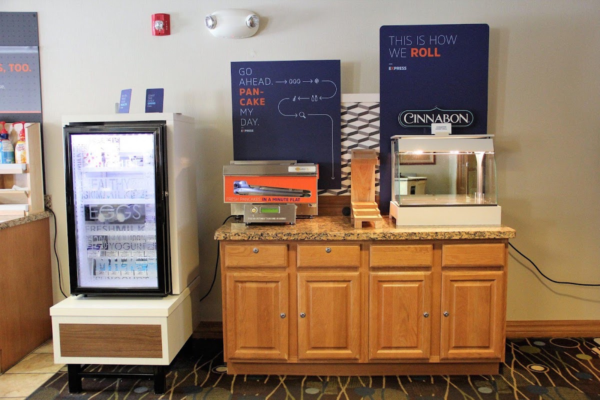 Holiday Inn Express & Suites Antigo by IHG Hotel 2