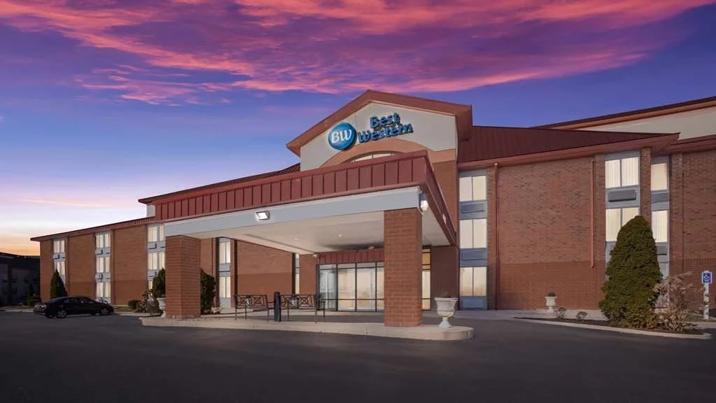 Best Western Luxbury Inn Fort Wayne