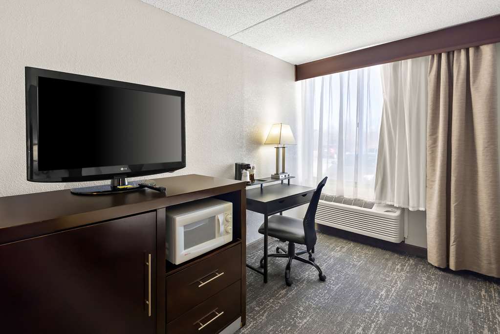 Best Western Luxbury Inn Fort Wayne Hotel 3