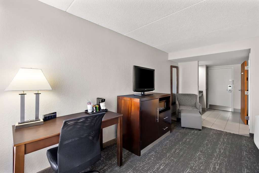 Best Western Luxbury Inn Fort Wayne