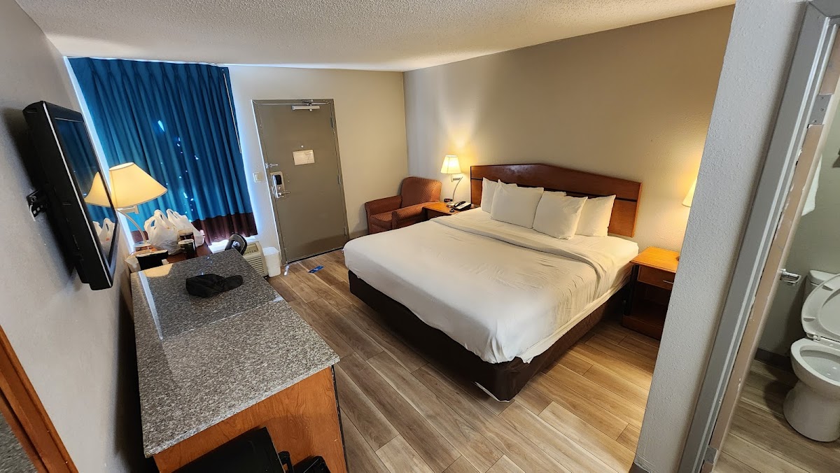 Days Inn by Wyndham Florence Cincinnati Area Hotel 2