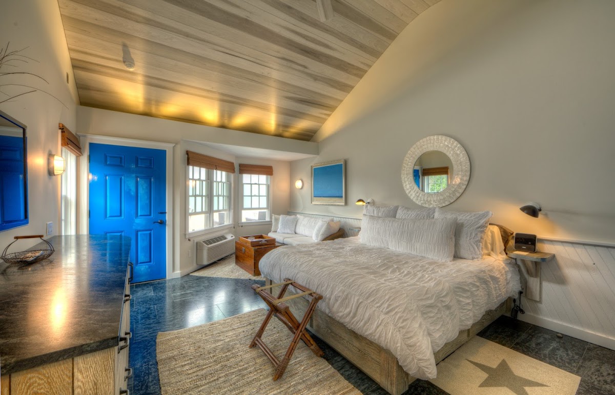 Cliffside Beach Club Hotel 2