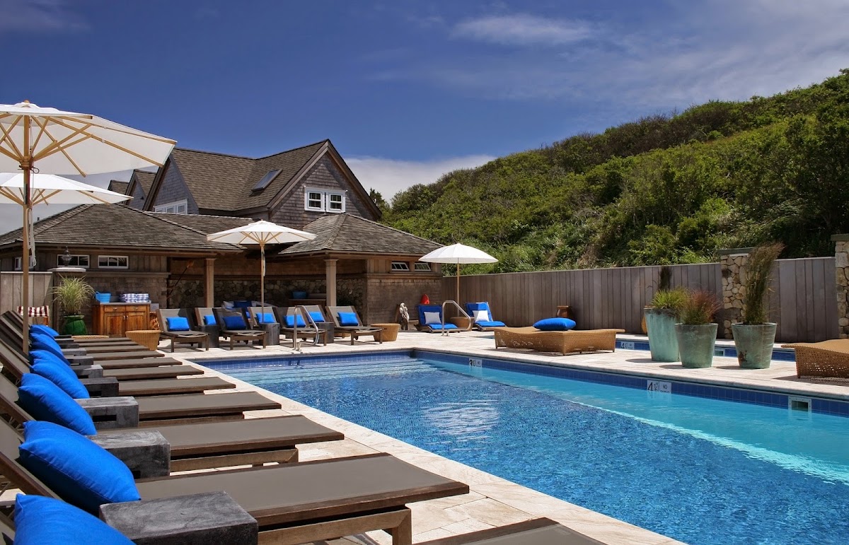 Cliffside Beach Club Hotel 3