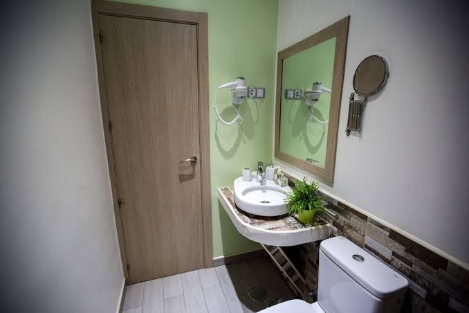 Hostal Adis Hotel 3