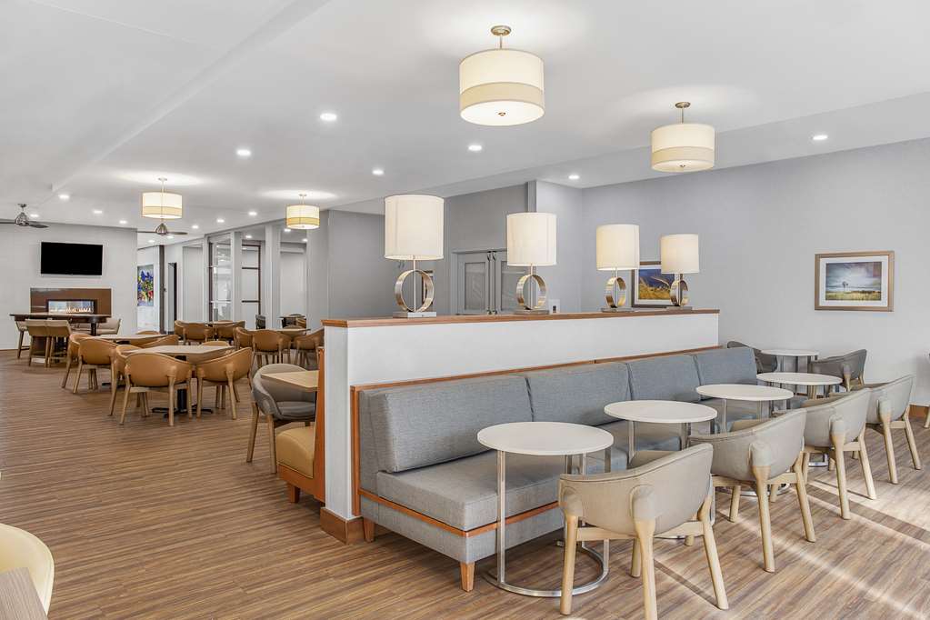 Homewood Suites by Hilton Winnipeg Airport-Polo Park, MB Hotel 3