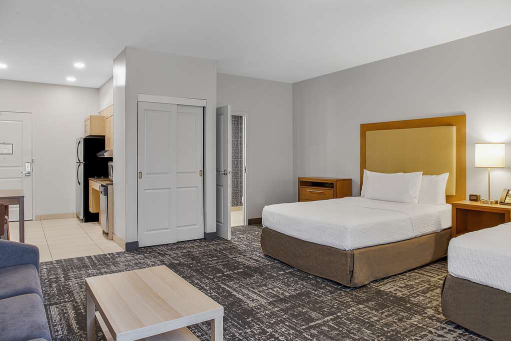 Homewood Suites by Hilton Winnipeg Airport-Polo Park, MB