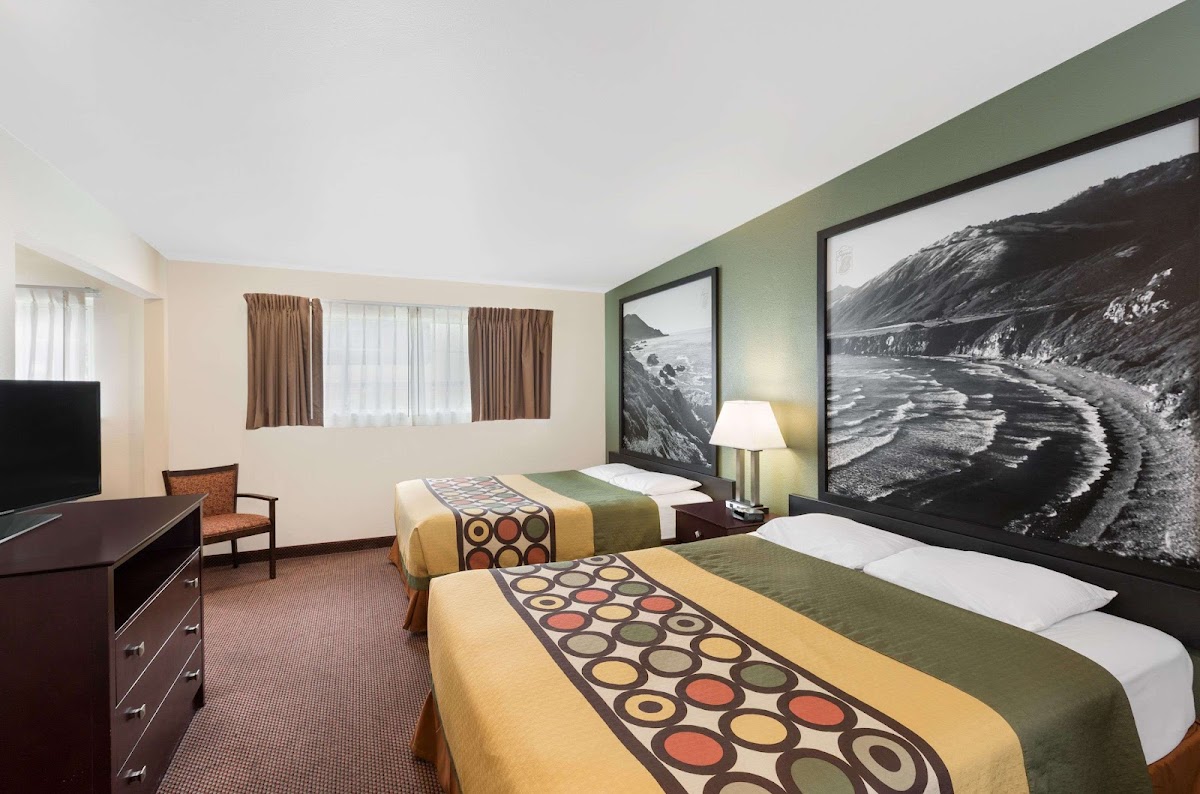 Super 8 by Wyndham Monterey Hotel 2