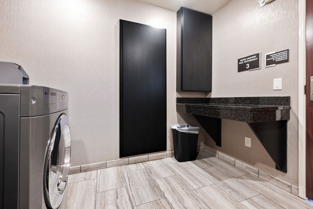Cobblestone Hotel & Suites - Central Wisconsin Airport