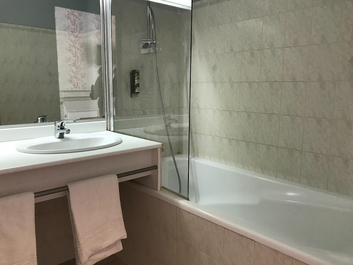 Logis Hôtel la Villa des Houx Hotel 3