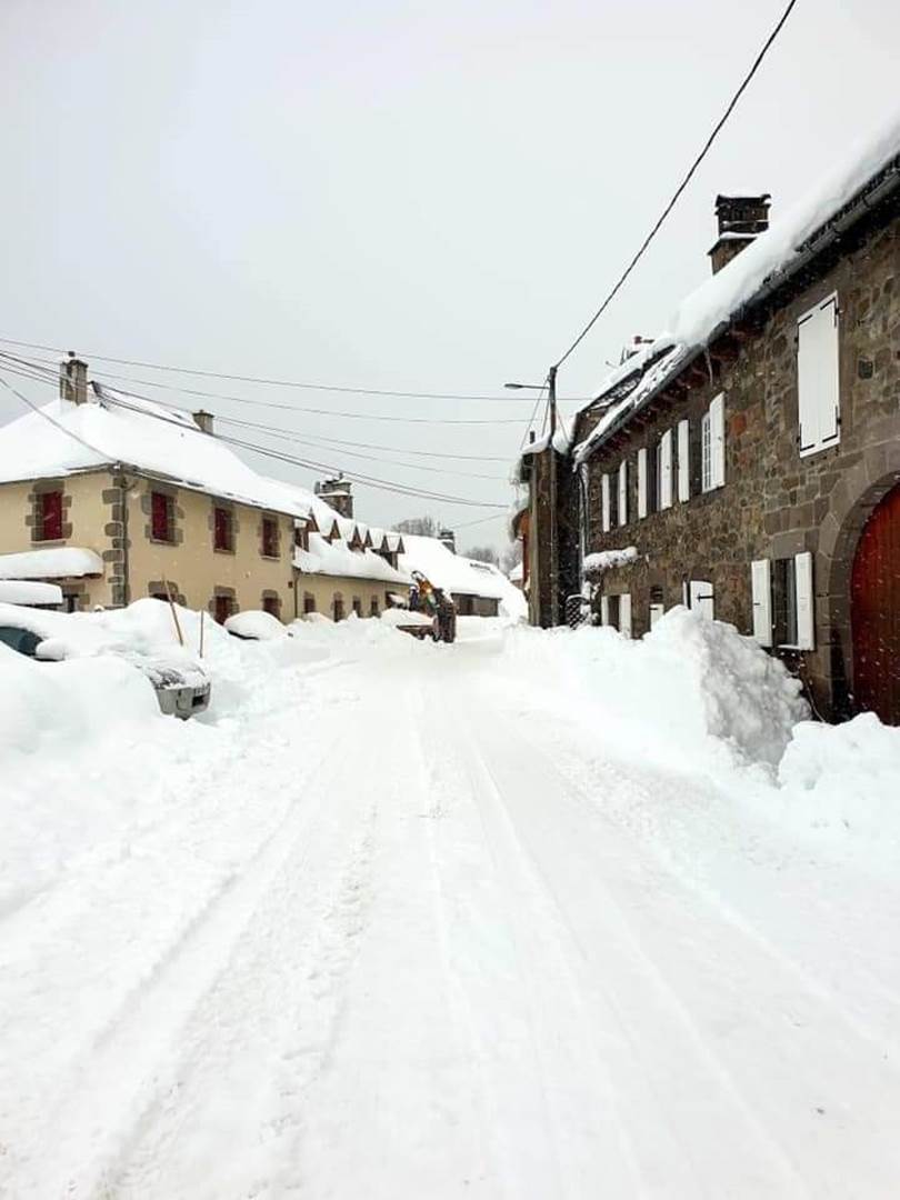 Au coeur du Volcantal Hotel 3
