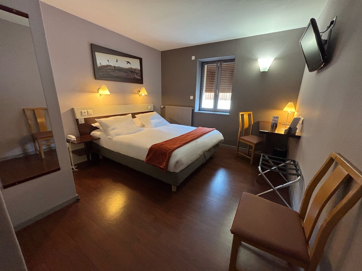 Contact Hôtel-Restaurant Les Hirondelles Hotel 2