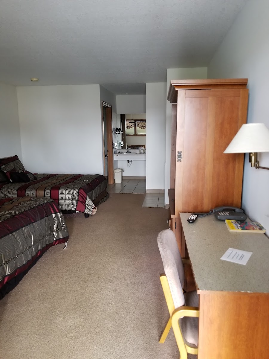 The Plaza Motel Hotel 3
