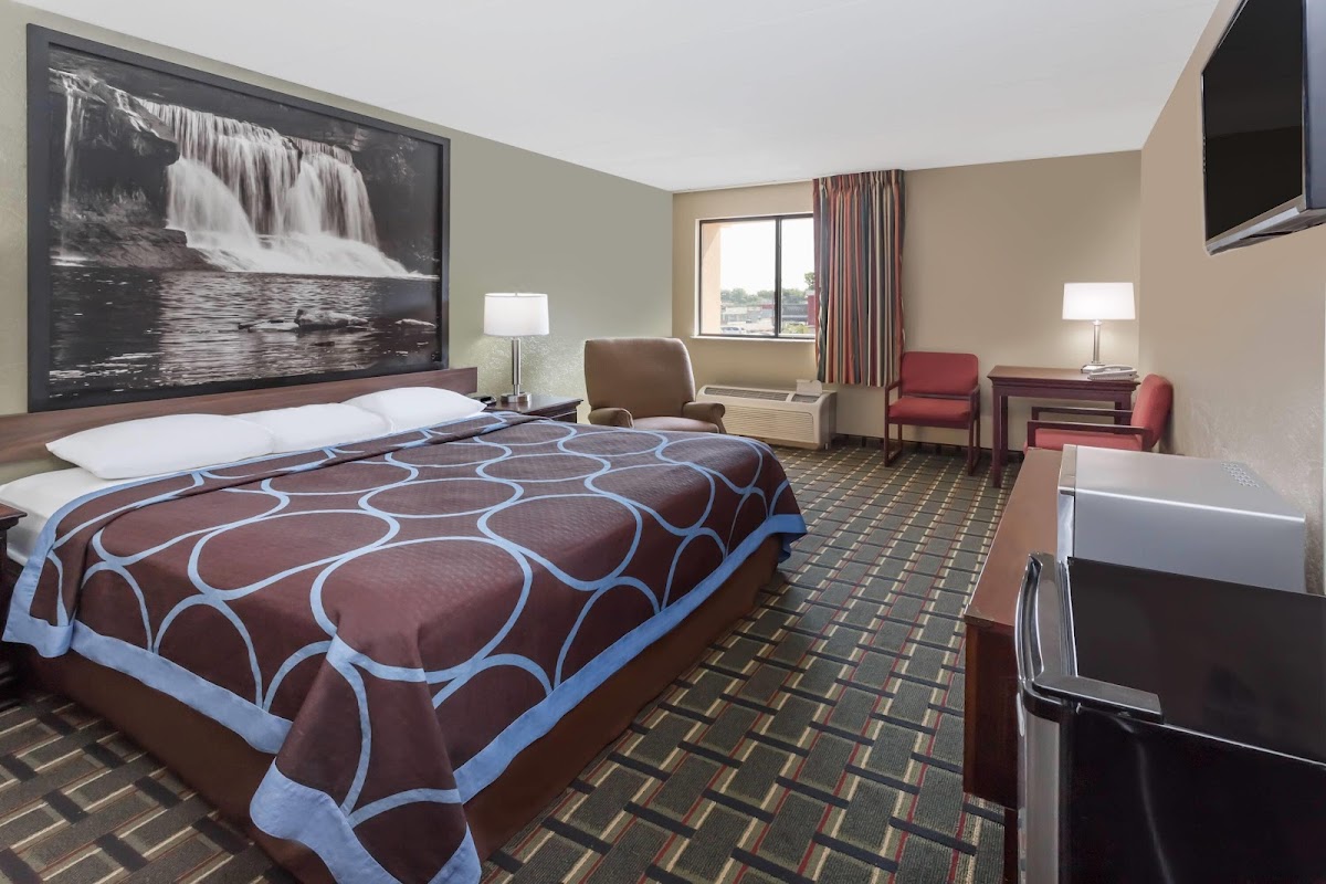 Super 8 by Wyndham Logansport Hotel 2