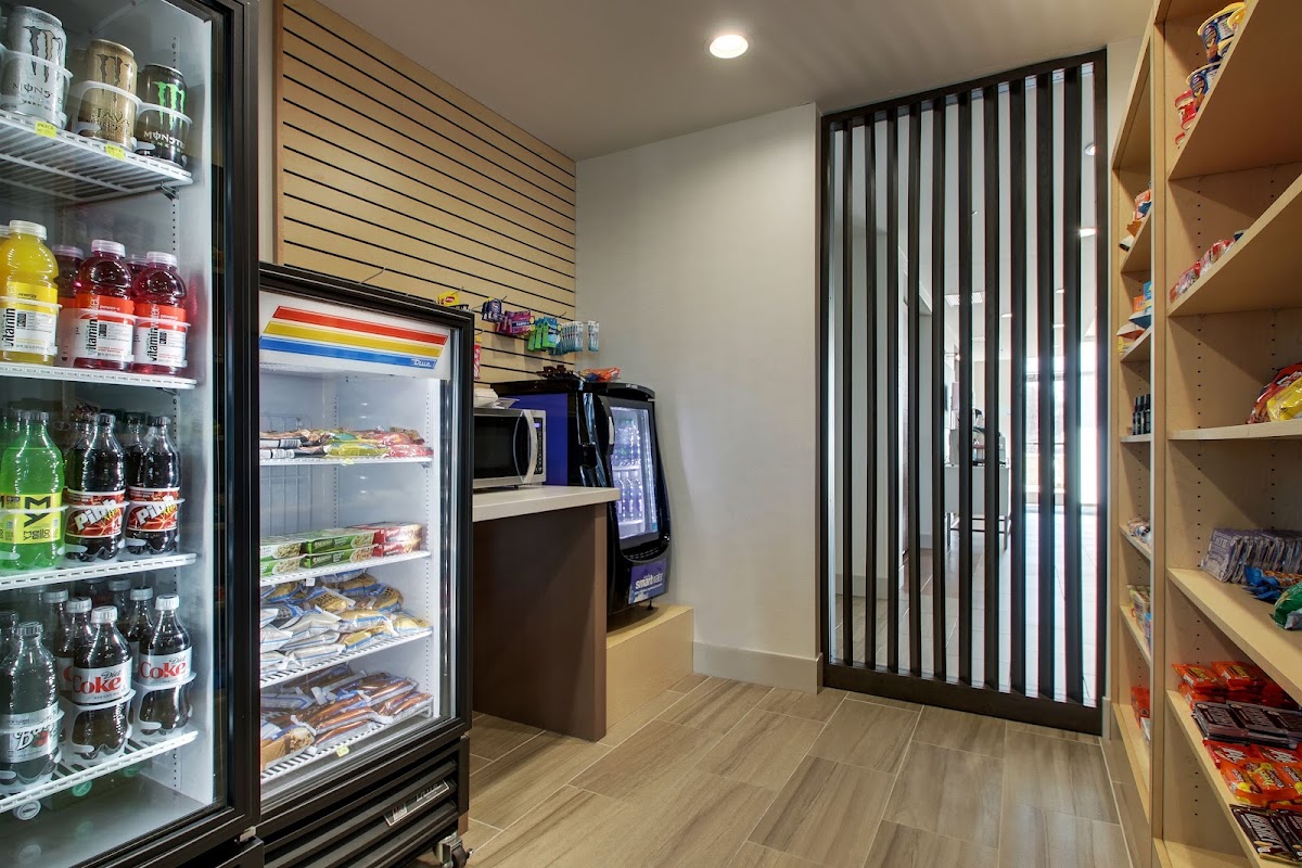 Holiday Inn Express & Suites Mount Vernon by IHG Hotel 2